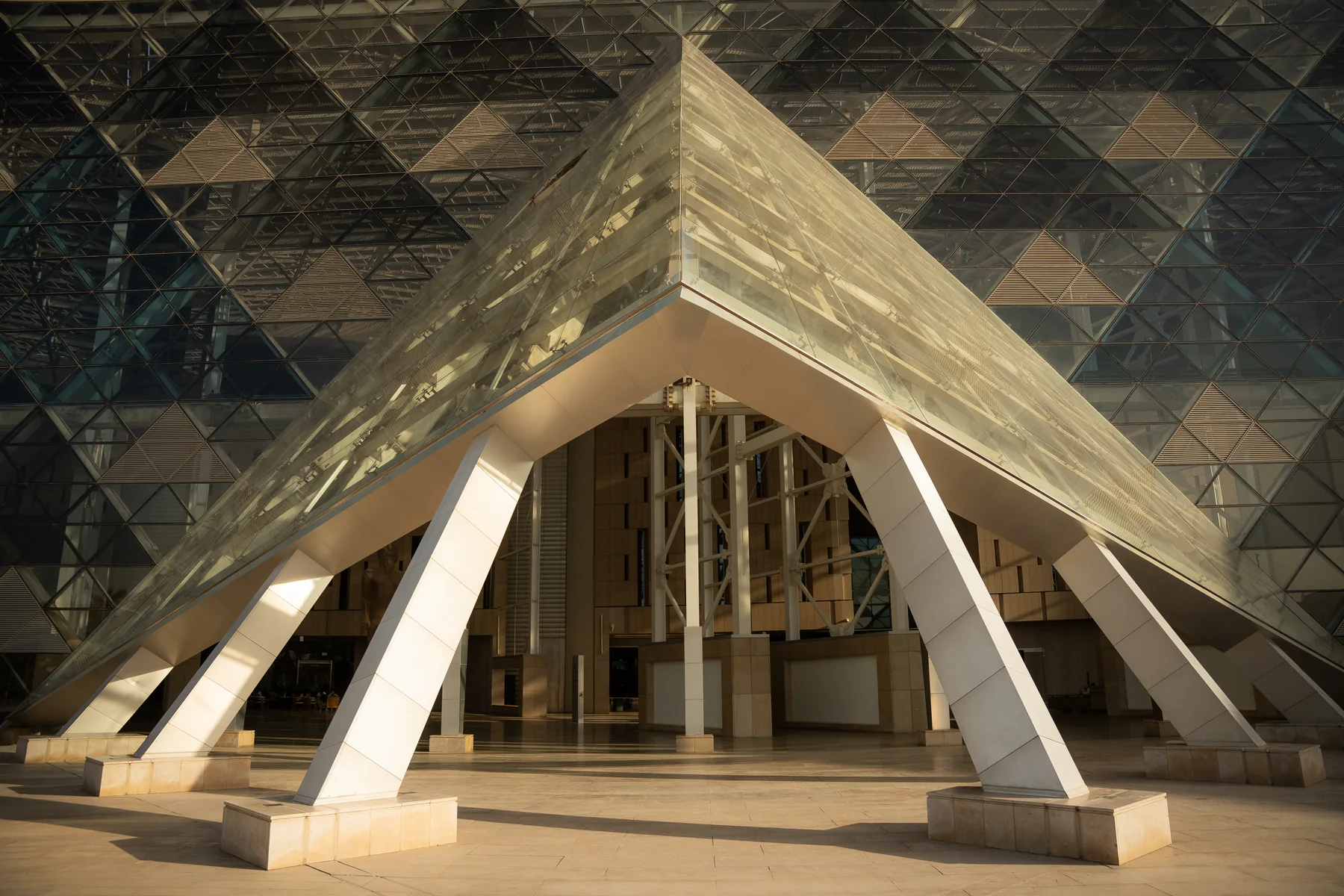 Chegada ao Grand Egyptian Museum durante a Kiwify Elite Egito 2025
