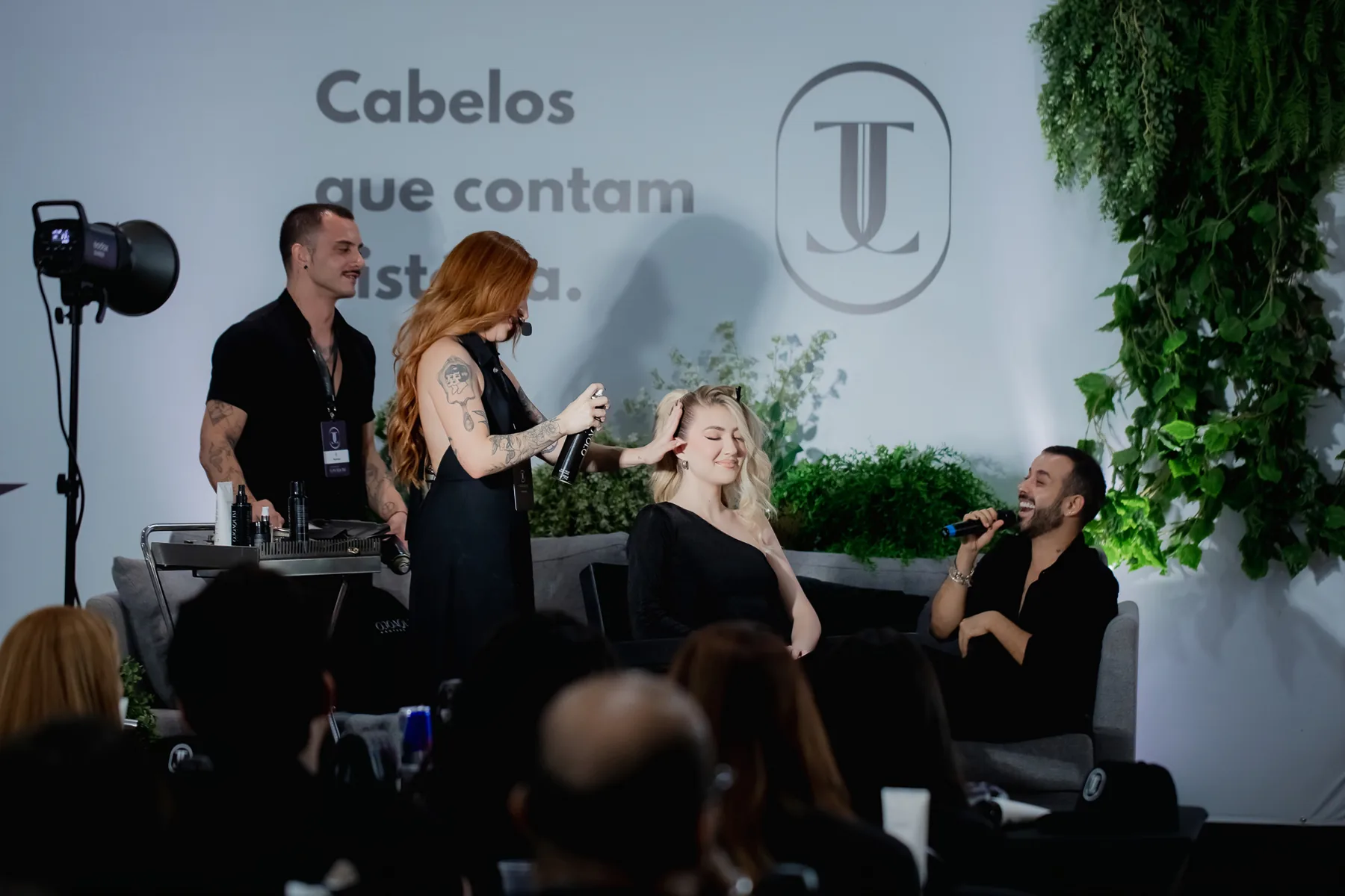 Demonstração ao vivo durante a convenção OJOAQUIM Professional