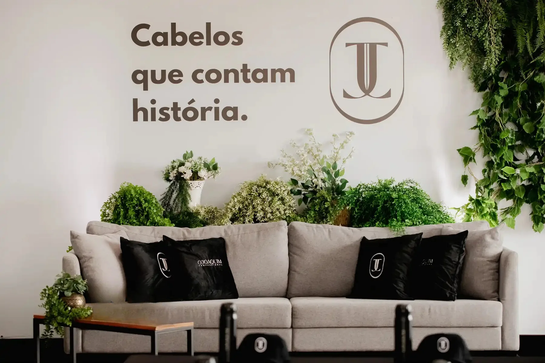 Mensagem Cabelos que contam história criada pela Glue para a convenção OJOAQUIM Professional